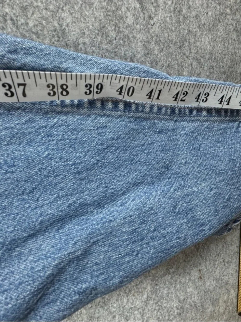 Vintage Levi’s 533 90s Denim Jeans Blue Straight Leg Size 28 Light Wash Relaxed